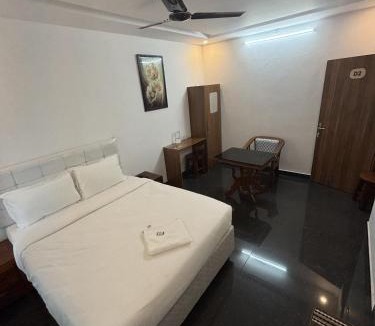 Alwaye Hotel | MIRACLE Inn