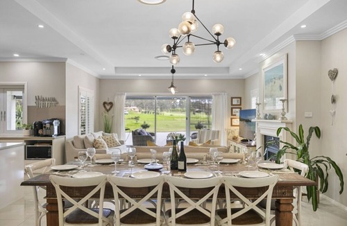 Pokolbin House | Mistletoe Lakehouse - Stunning 6–7 bedroom residence set on 7 tranquil acres,