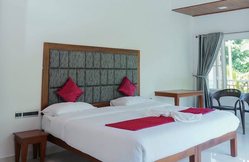 Chithirapuram Bed & Breakfast | Misty Bush Munnar - Deluxe Double Room