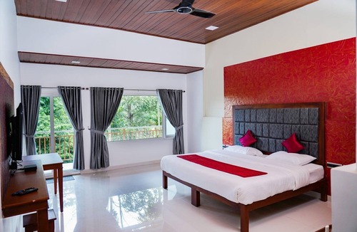 Chithirapuram Bed & Breakfast | Misty Bush Munnar - Deluxe Double Room