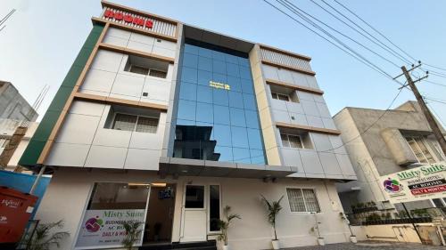Kakkanad Hotel | Misty Suite Infopark