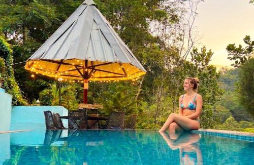 Chithirapuram Hotel | Misty valley Private Pool Villa Munnar