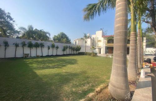 New Delhi House | Mitron Farms