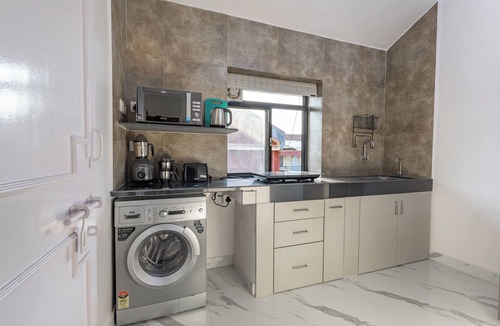 Fatrade Apartment | Modern 1BHK Condo W/S. Pool, 3m. Walk To Beach