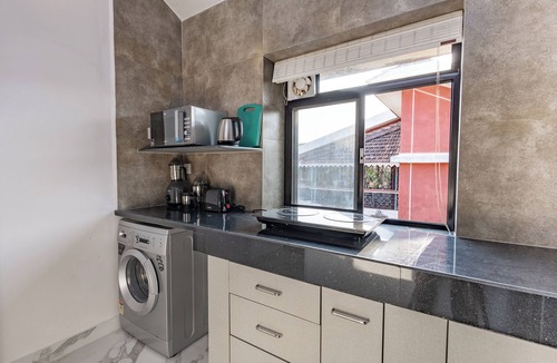 Fatrade Apartment | Modern 1BHK Condo W/S. Pool, 3m. Walk To Beach