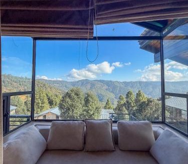 Mukteshwar Villa | Modern 2 bedroom Villa