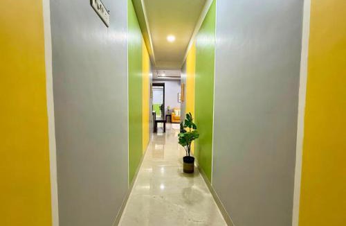 Bandra West Apartment | Modern 2 BR Bandra Trendy Location