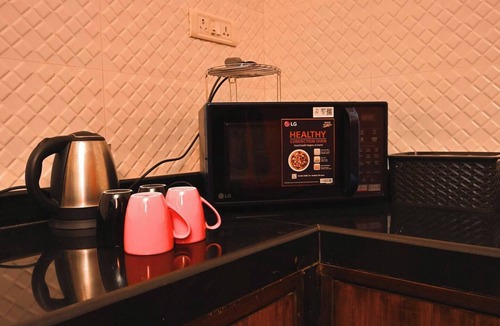 Calangute Apartment | Modern 2BHK near Baga Beach Easy Access to Cafes & Restaurants - by StayNomad