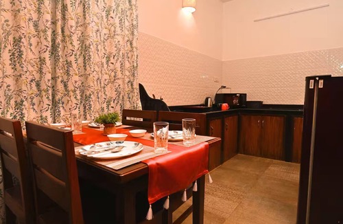 Calangute Apartment | Modern 2BHK near Baga Beach Easy Access to Cafes & Restaurants - by StayNomad