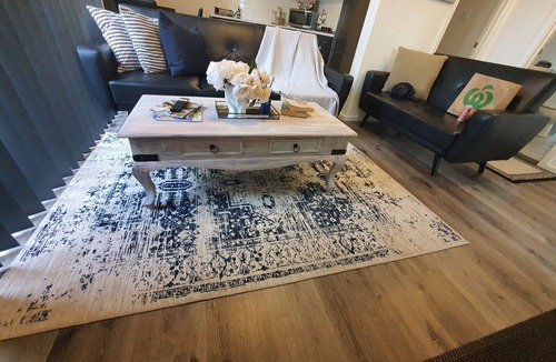 Oran Park Apartment | Modern 2BR home| Private| Luxury | Oran Park Stay Free Parking | Free Wi-Fi