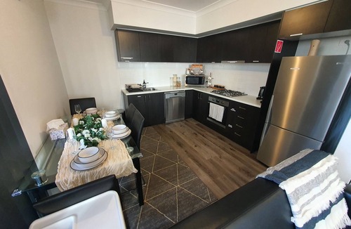Oran Park Apartment | Modern 2BR home| Private| Luxury | Oran Park Stay Free Parking | Free Wi-Fi