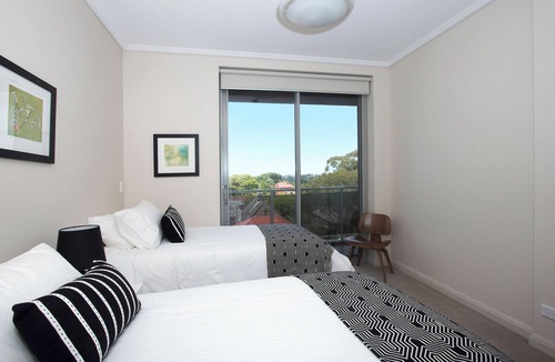 Bondi Junction Apartment | Modern and Spacious 2BR Bondi Junction Apartment Close to Everything