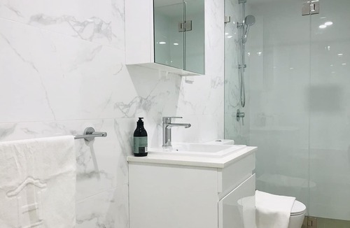 Asquith Apartment | Modern/Brandnew/2 Bd 2Bth/WiFi/Parking/Netflix/Washer/Dryer