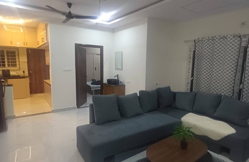 Hyderabad Apartment | Modern & Cozy 2BHK, 2ACs, Fully Furnished, Near IT-Hub