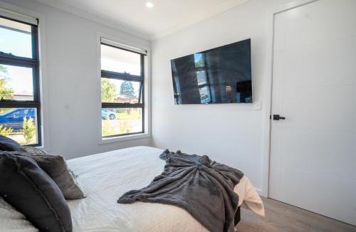 Airds House | Modern, Luxurious & Brand New Home 4 bedroom home in Sydney