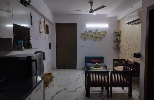 Gurugram Apartment | Modern Luxury Living – Fully Furnished 1BHK in Prime Gurugram Location