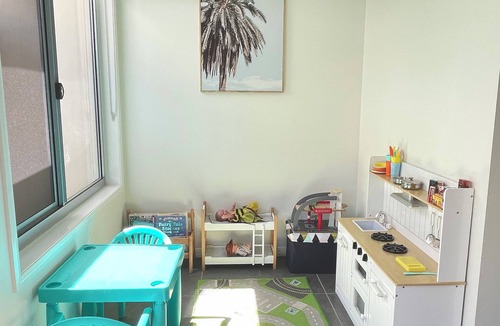 Mango Hill House | Modern, stylish townhouse with pool access!