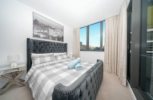 Chinatown Apartment | Modern Urban Oasis in the Heart of Chinatown