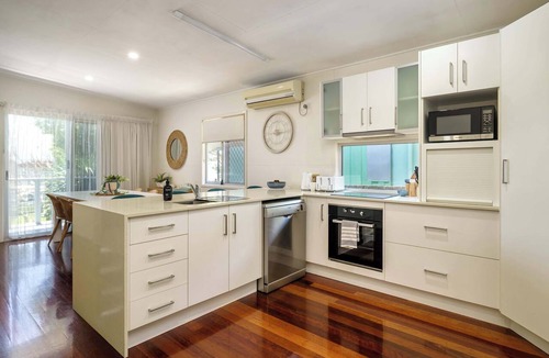 Moffat Beach House | Moffat Beach Magic, Family and Dog Friendly Oasis