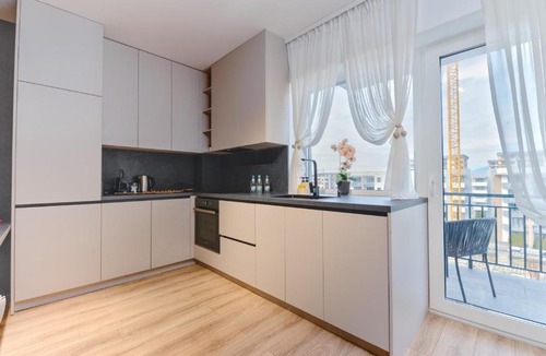 Tractorul Apartment | MoHost Magic - Feel the Spark