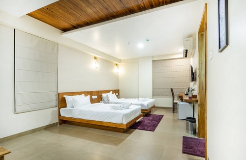 Hadapsar Hotel | Moistin Hotel
