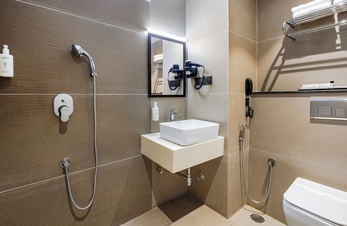 Madhapur Hotel | MONDAY PREMIUM Madhapur