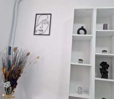 Onesti Apartment | Monica Studio