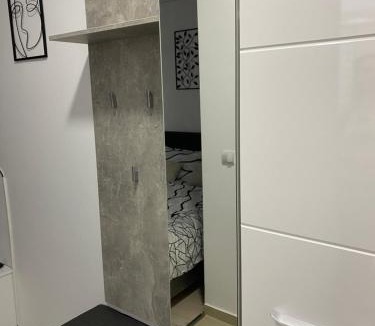 Onesti Apartment | Monica Studio