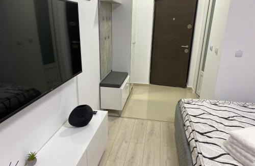 Onesti Apartment | Monica Studio