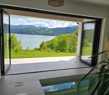 Hangu House | Moon Lake Bicaz - Aurora Garden