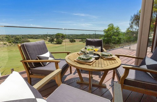 Fingal Apartment | Moonah Link Views, Spa, Sunset, Linen, Wi-Fi, private and serene