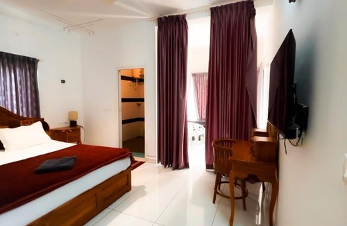 Elappara Villa | moonlight palace private pool villa vagamon