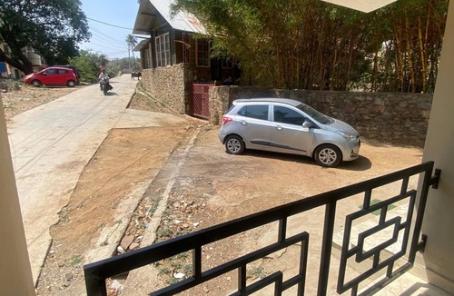 Abu Road Villa | Mount Abu's Premier 5-Bed Villa: Luxury Meets Nature's Serenity!