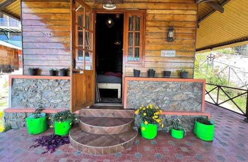 Vattakanal Ski Chalet | Mount Olympus Hood cabin