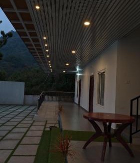 Hosdurg Hotel | Mountain Mist Ranipuram