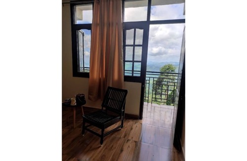 Shoghi Apartment | Mountain View Homestay! 6-10 guest |Wifi, Parking
