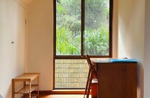 West Moonah House | Mountains and Treetops Retreat - Nature Getaway