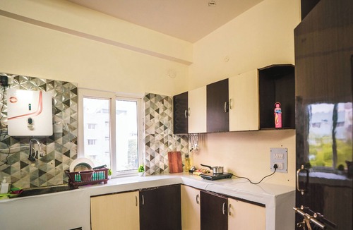 Kukatpally Housing Board Colony Apartment | Movie Night Retreat, Self Check-In, Couples & Solo Paradise, Near Nexus Mall