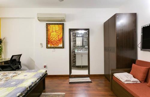 New Friends Colony Apartment | Moydom Nice & Cosy Private 1 BHK Apartment OPP NFC market