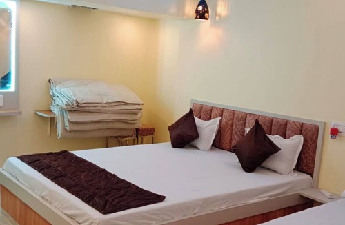 Rampur Hat Hotel | Mukherjee Lodge