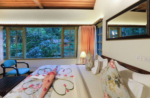 Elappara Hotel | Mystic Mayapott Thekkady