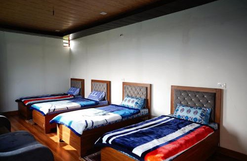 Tehri Range Hostel | NamaStay Himalayas, KANATAL