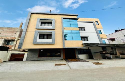 Udumalaipettai Hotel | Nandha Grande Elite