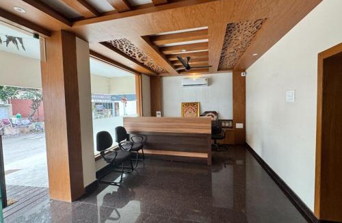 Udumalaipettai Hotel | Nandha Grande Elite