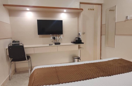 Madipakkam Hotel | Nandhavanam A Business Class Residency