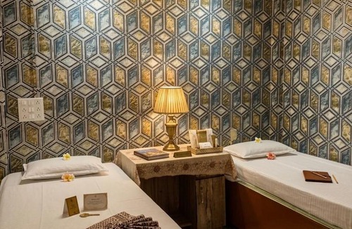 Indore House | Narmada Guest House - Ac