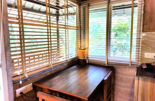 Bhopal House | Nature's Charm - Unique Treehouse by a Scenic Lake