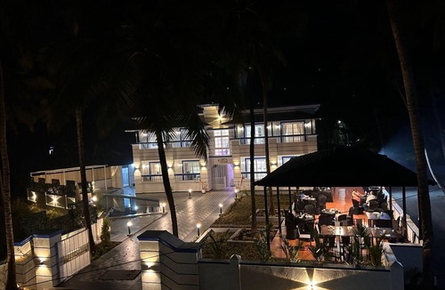 Calata Hotel | Navin S Vista Azul