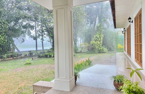 Thakazhi House | Neelathamara The River Side Villa