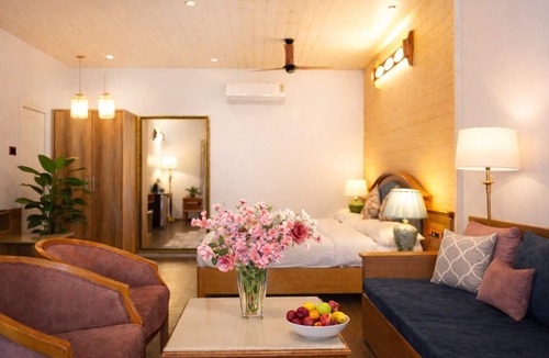 Bhimtal Bed & Breakfast | Neelesh Inn - Luxury Lake View Hotel With Swimming Pool On Bhimtal Lake
